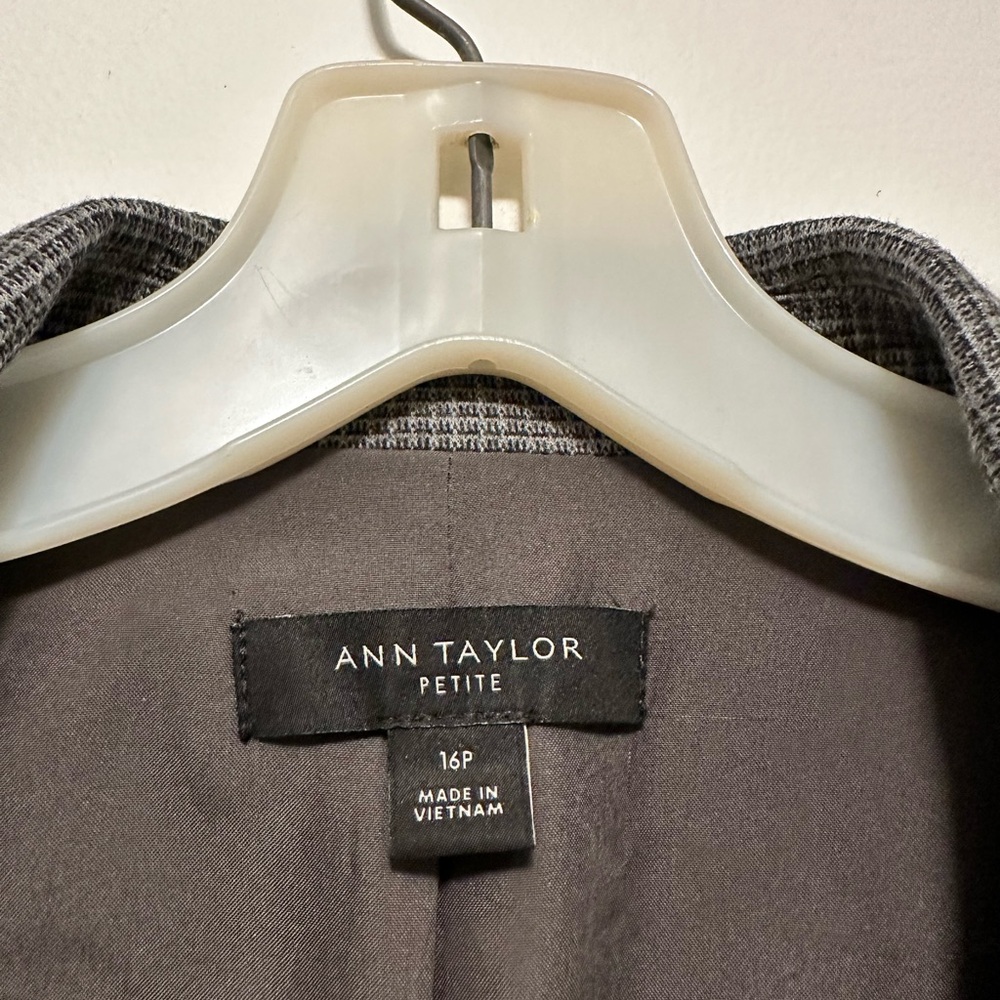 Tweed black/brown jacket. - Picture 2 of 4